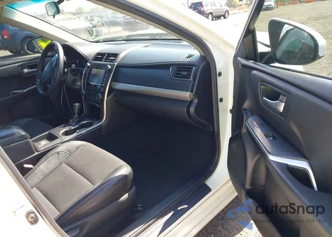 2017 Toyota Camry Le/Xle/Se/Xse z USA, uszkodzony, nr VIN 4T1BF1FK7HU413782